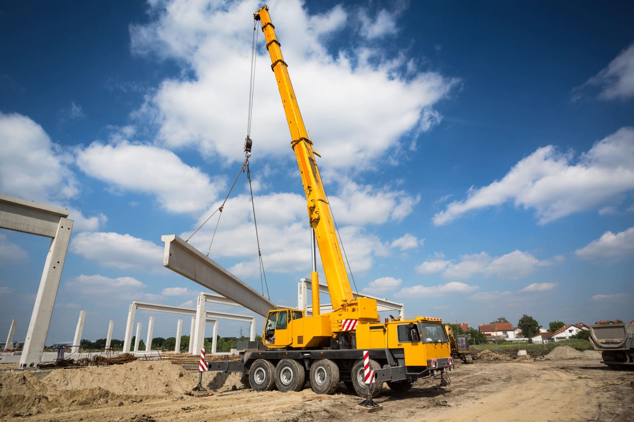 Mobile-Cranes-in-Construction-Industry
